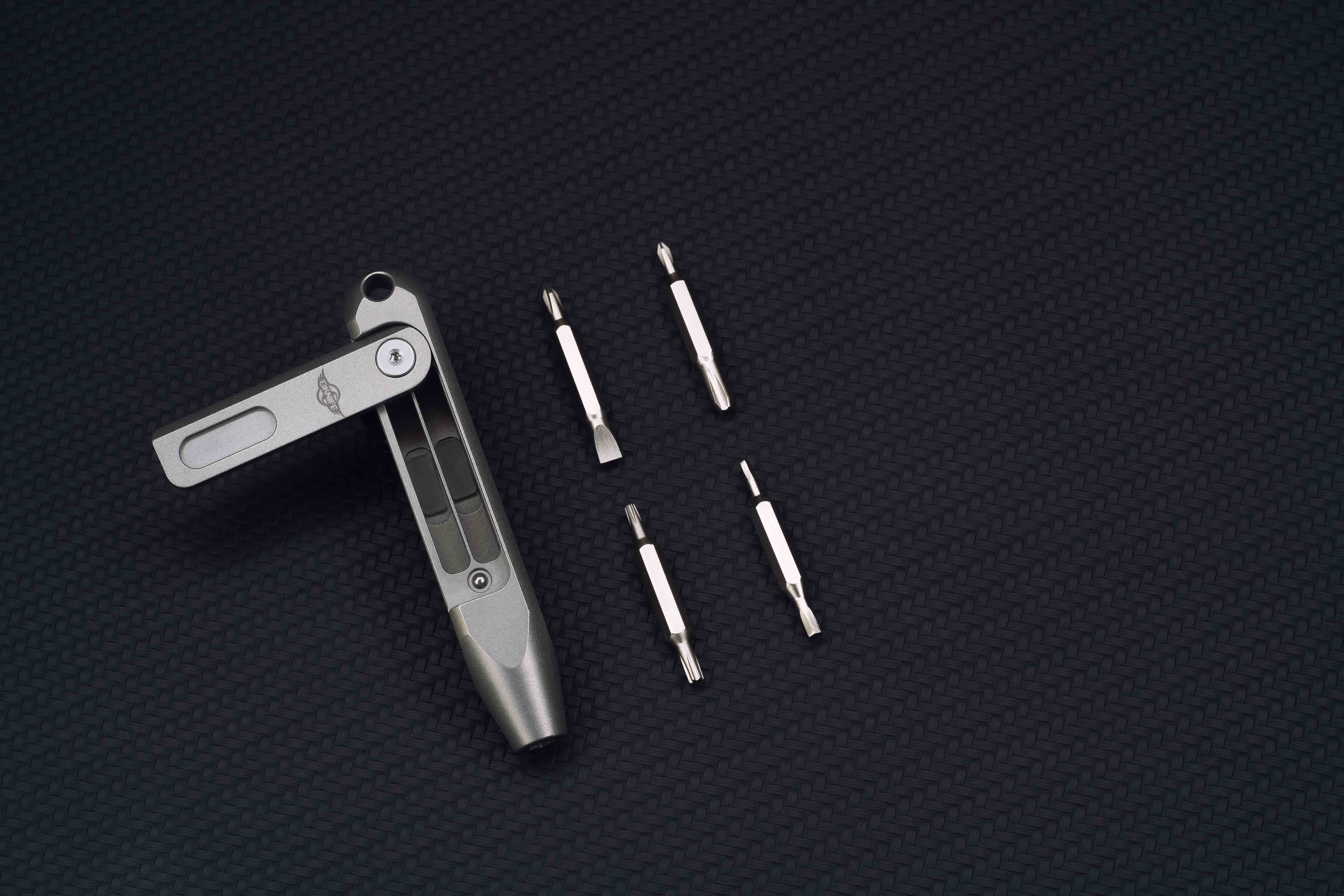 Stylo Torche Olight Oknife Otacle B1 En Titane TC4 - Neuf Sous Blister